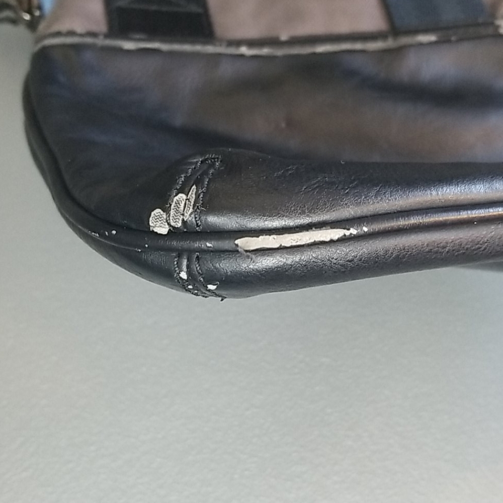 Hugo Boss Envelope Bag - Picture 11 of 16